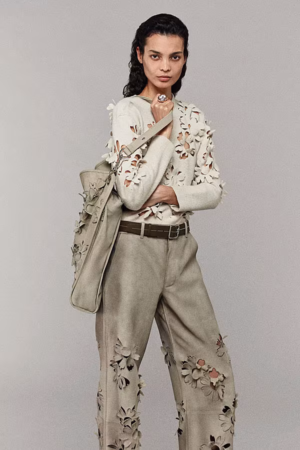 00052-burberry-resort-2025-credit-brand