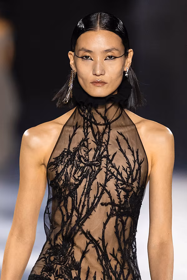 00140-alexander-mcqueen-spring-2025-ready-to-wear-details-credit-brand