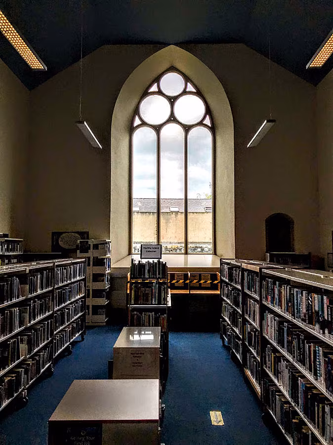 Loughrea-Library-2,-Patrick-Comerford,-Loughrea,-2021