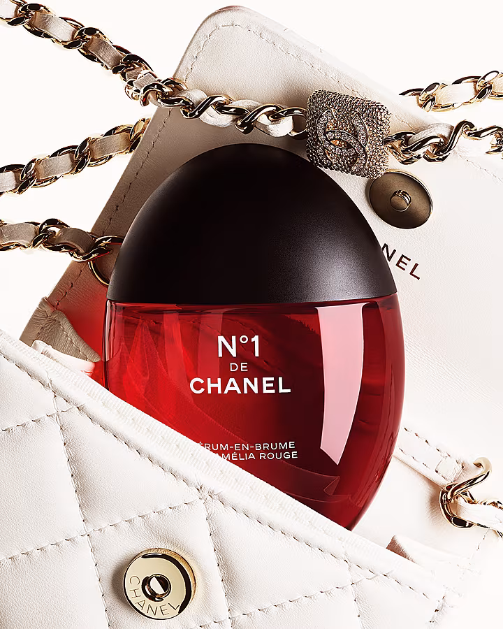 No.1-de-CHANEL-Serum-In-Mist-(Still-life)