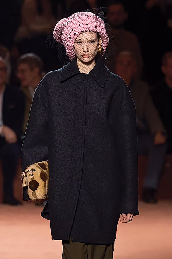 Fendi-F25-013a