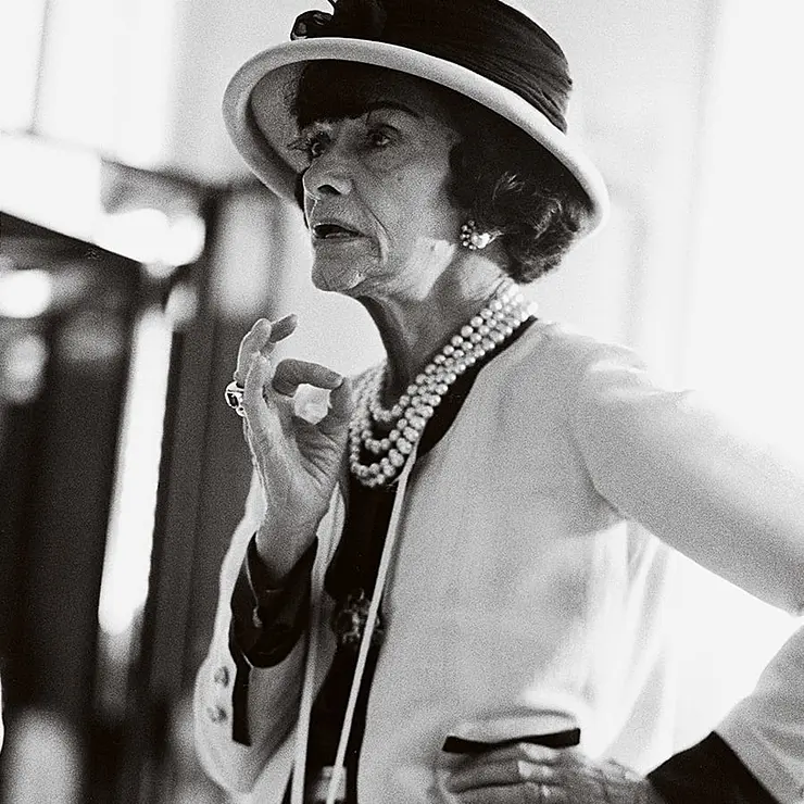 © DOUGLAS KIRKLAND. COURTESY OF CHANEL, FROM CHANEL: HER INTIMATE WORLD, FLAMMARION