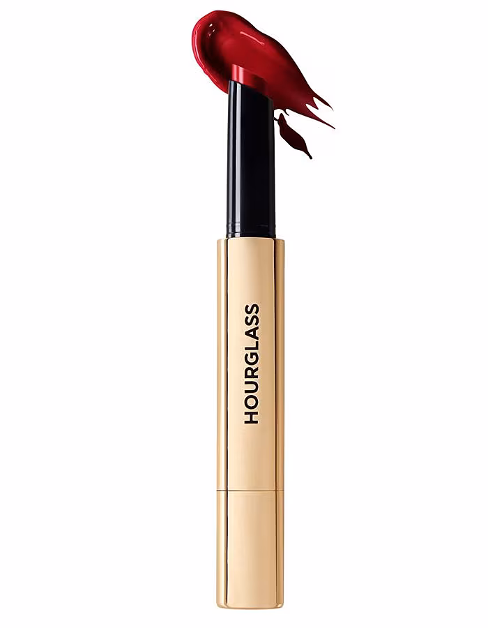 Hourglass lip