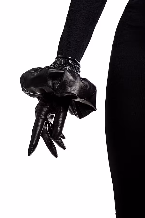 Paula-Rowan-gloves