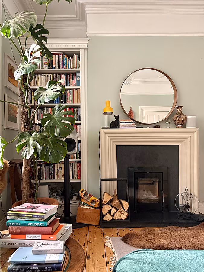 V---Small-front-room