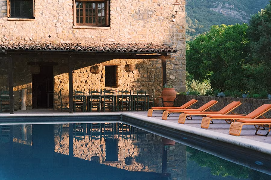 7-Off-Grid-Girona---pool-area
