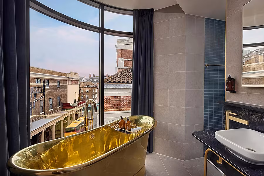 Hotel-Amano-Gold-Bath
