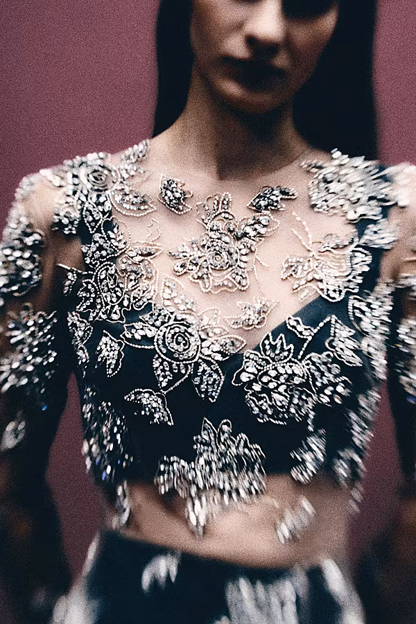 ERDEM-00046a-erdem-pre-fall-2025-details-credit-ruby-pluhar-brand
