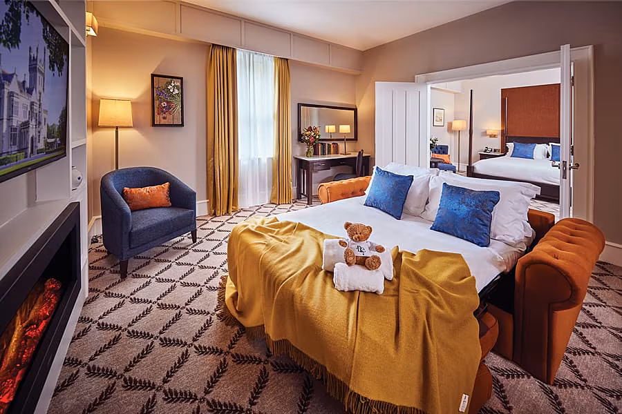 Lounge-SecondBedroom_DonegalSuite_LoughEskeCastle_Credit_Harcourt_12