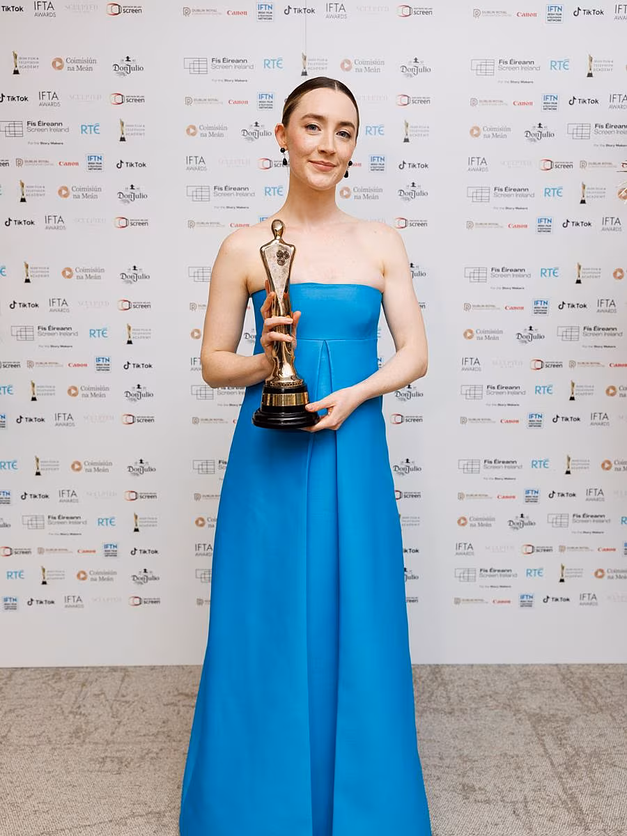 TheGlossMagazine-fashion-Saoirse-Ronan-IFTAs