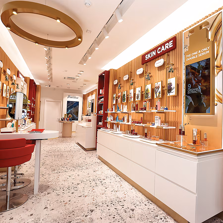 Holder---Clarins-Boutique-and-Spa-3