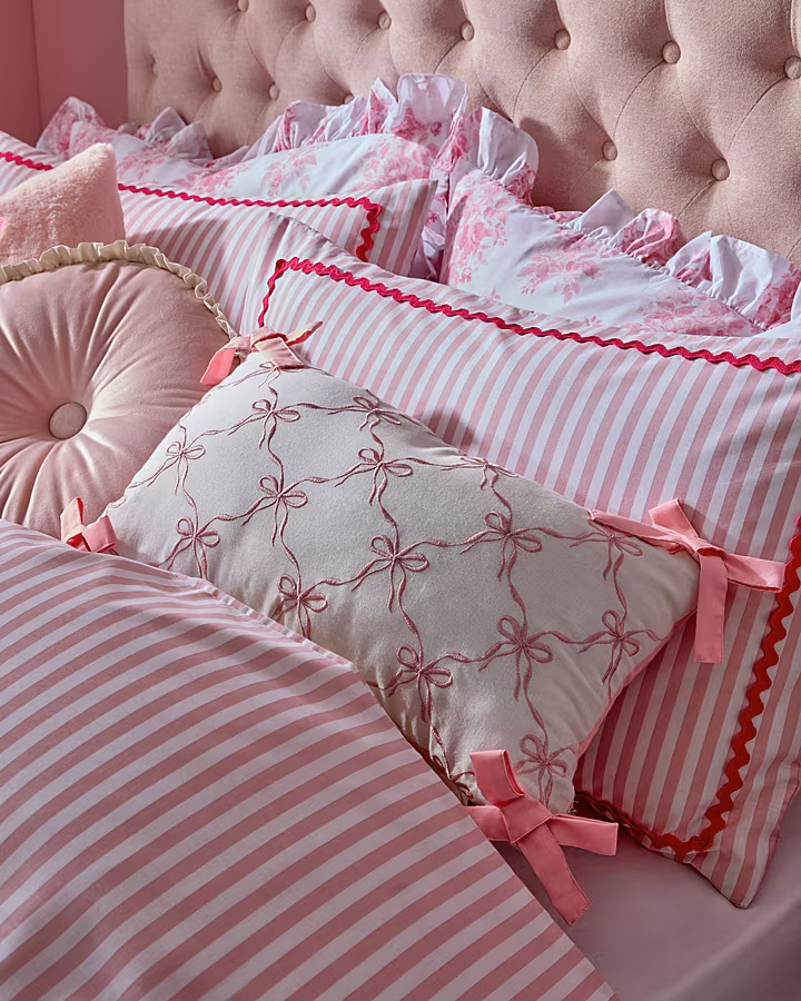 PRIMARK-Emb-Bow-Oblong,-£10,-€12