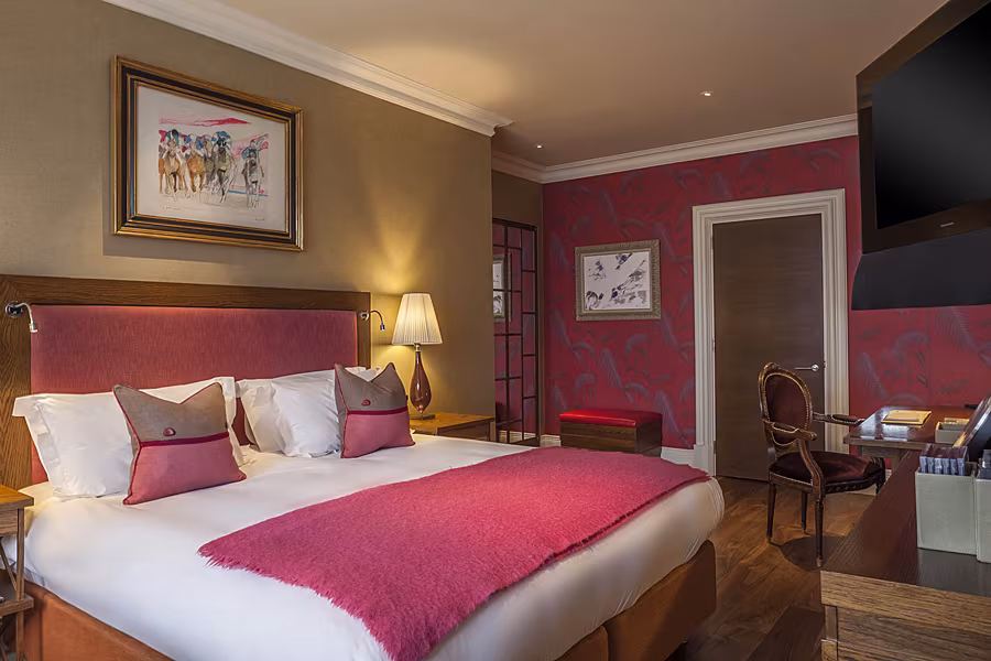 roseate-classic-room