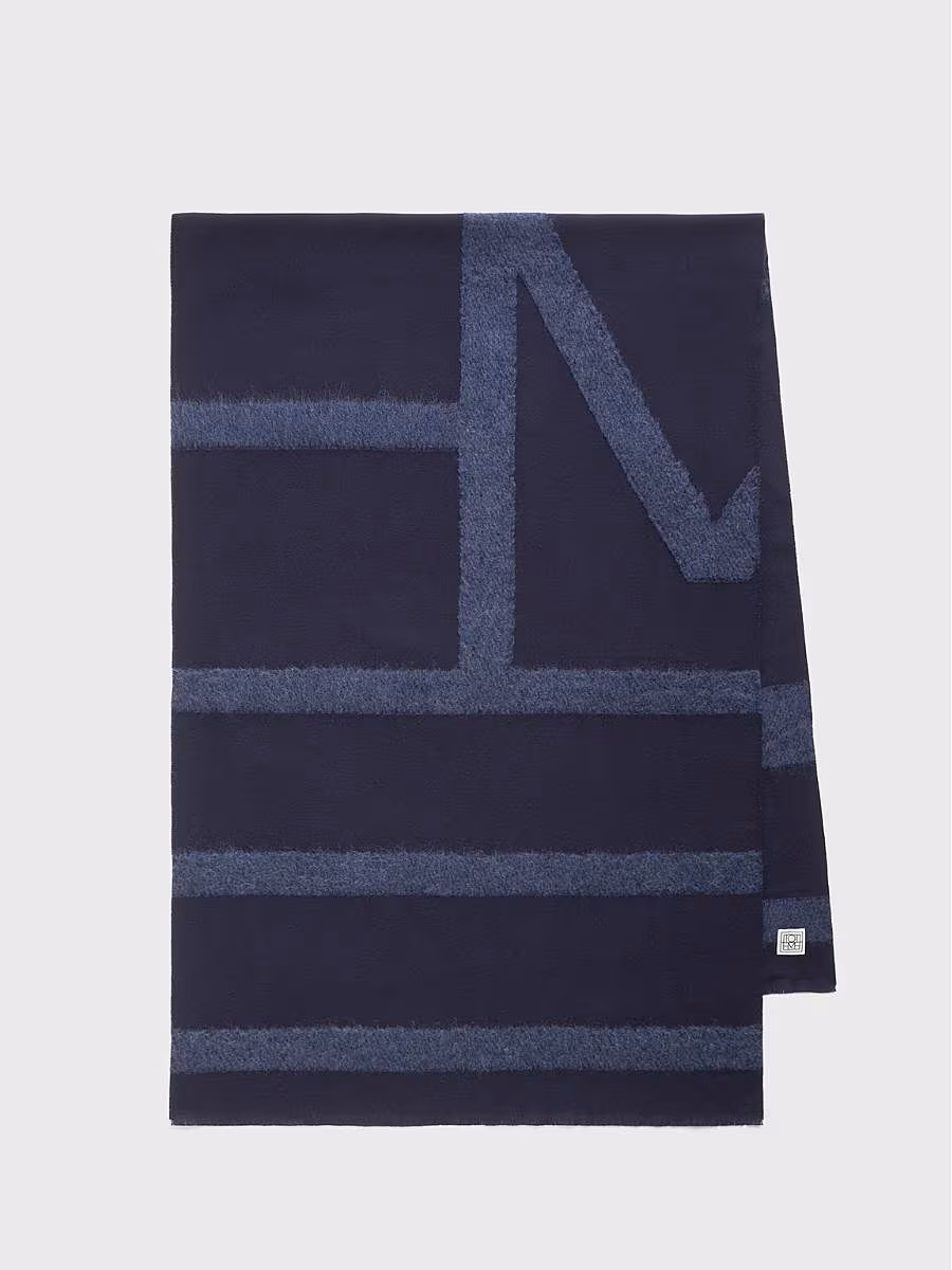 Glossy-gift-guide-Toteme