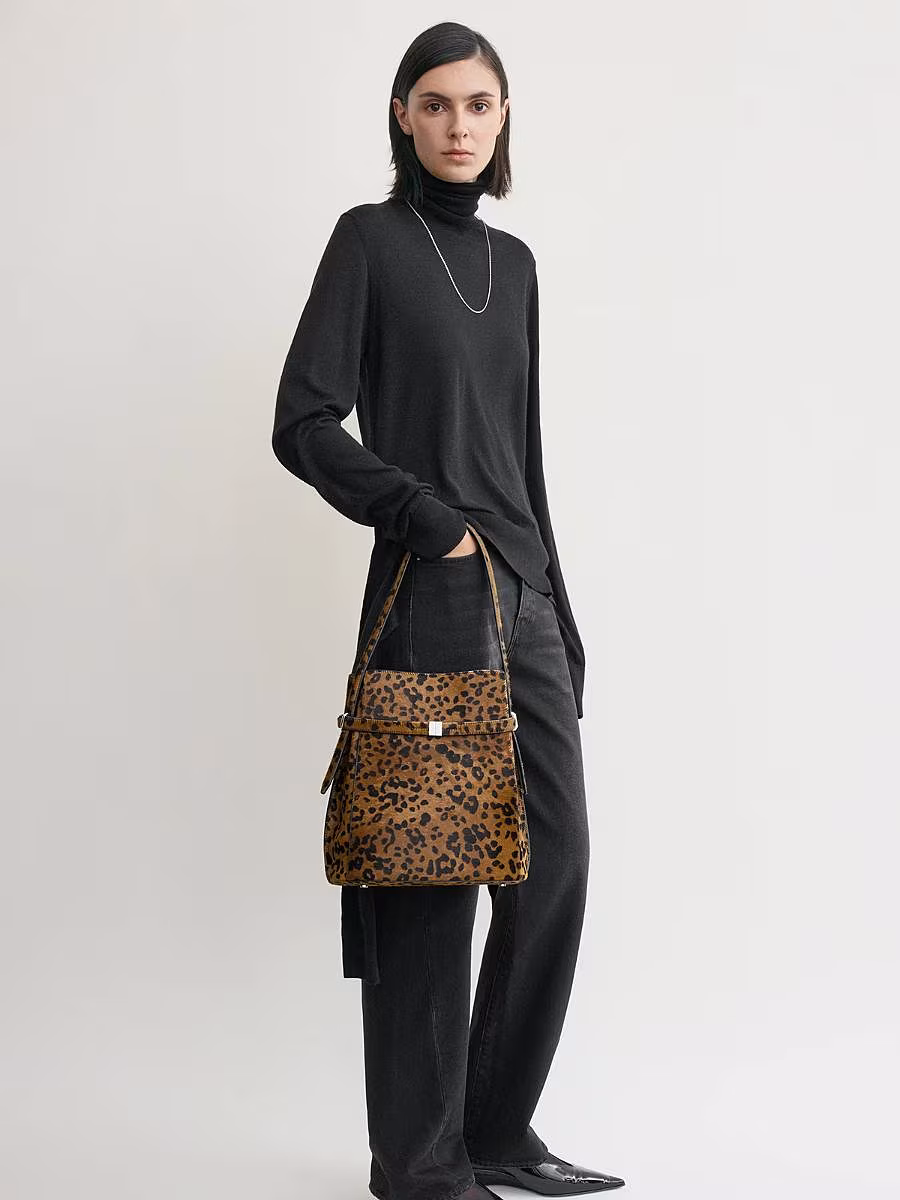 leopard-print-trend-aw25-Toteme