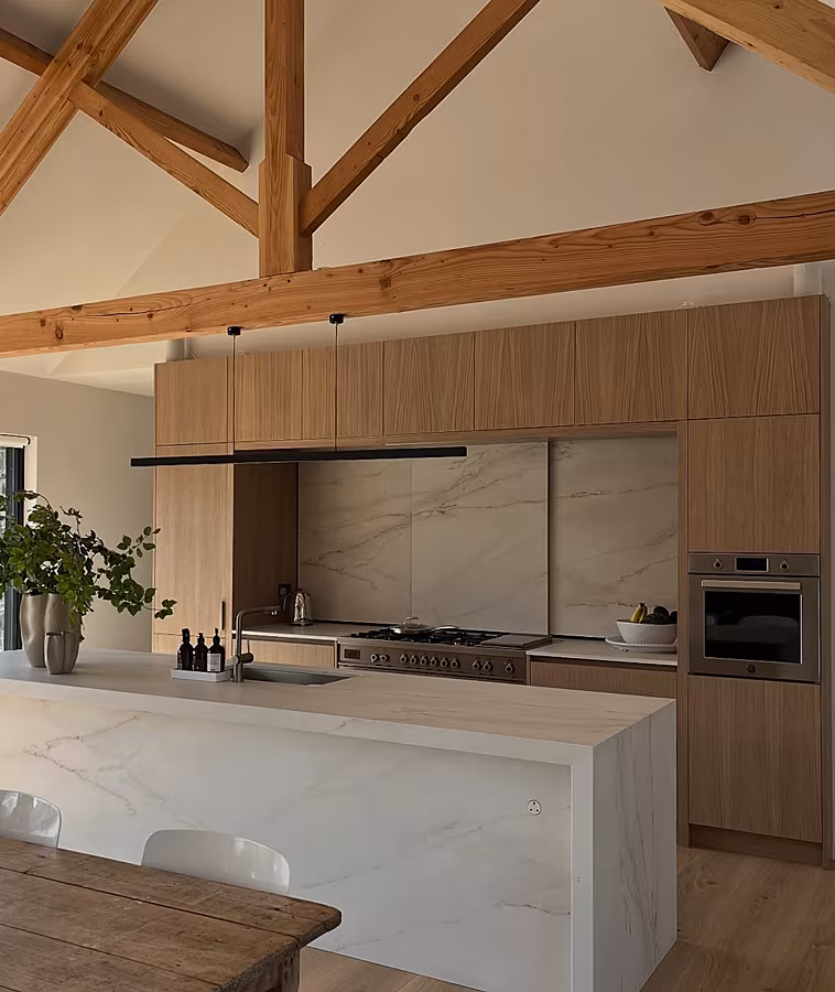 Noel-Dempsey---barn-kitchen