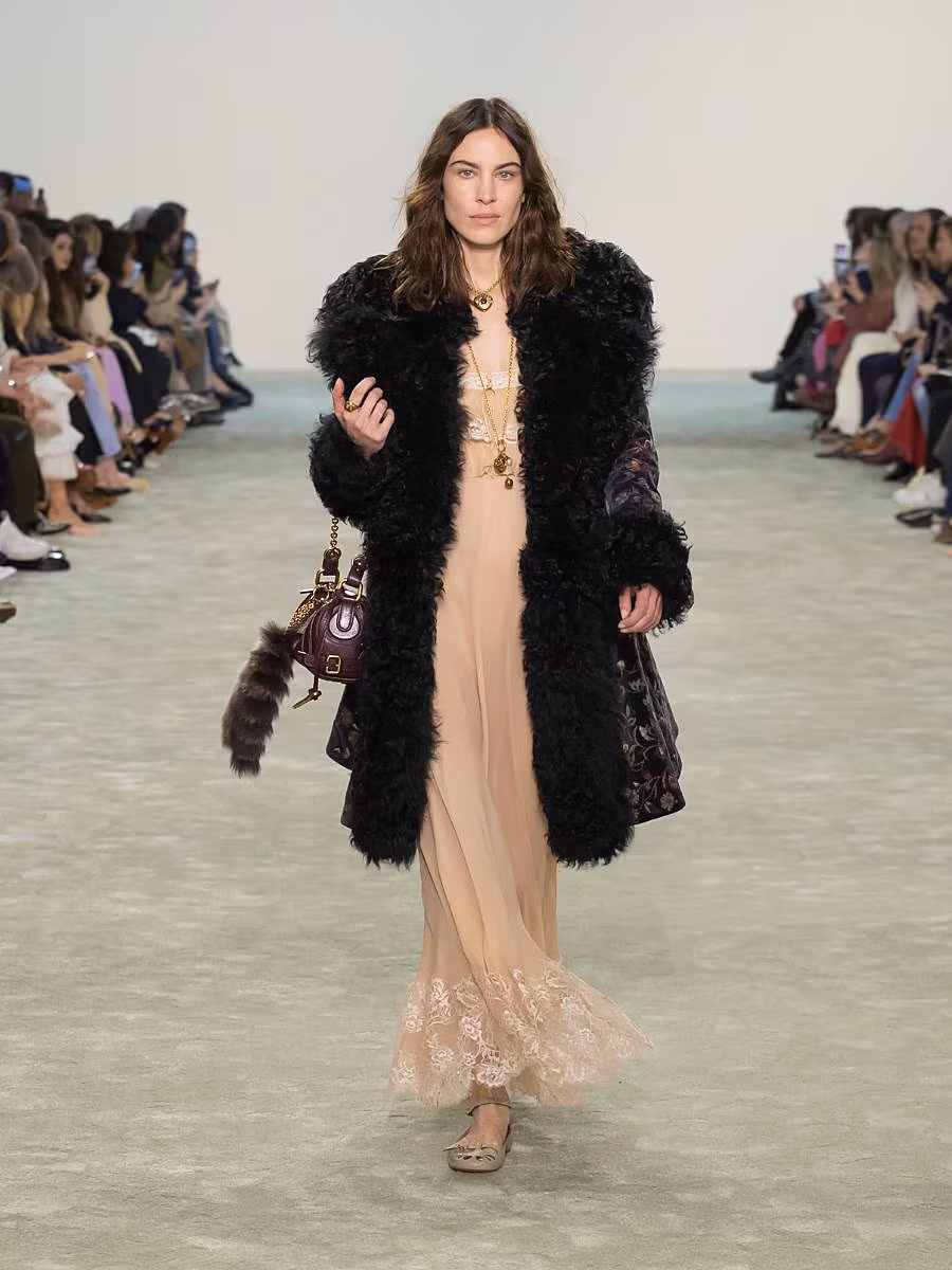 Alexa-Chung-Madewell-party-trend-5