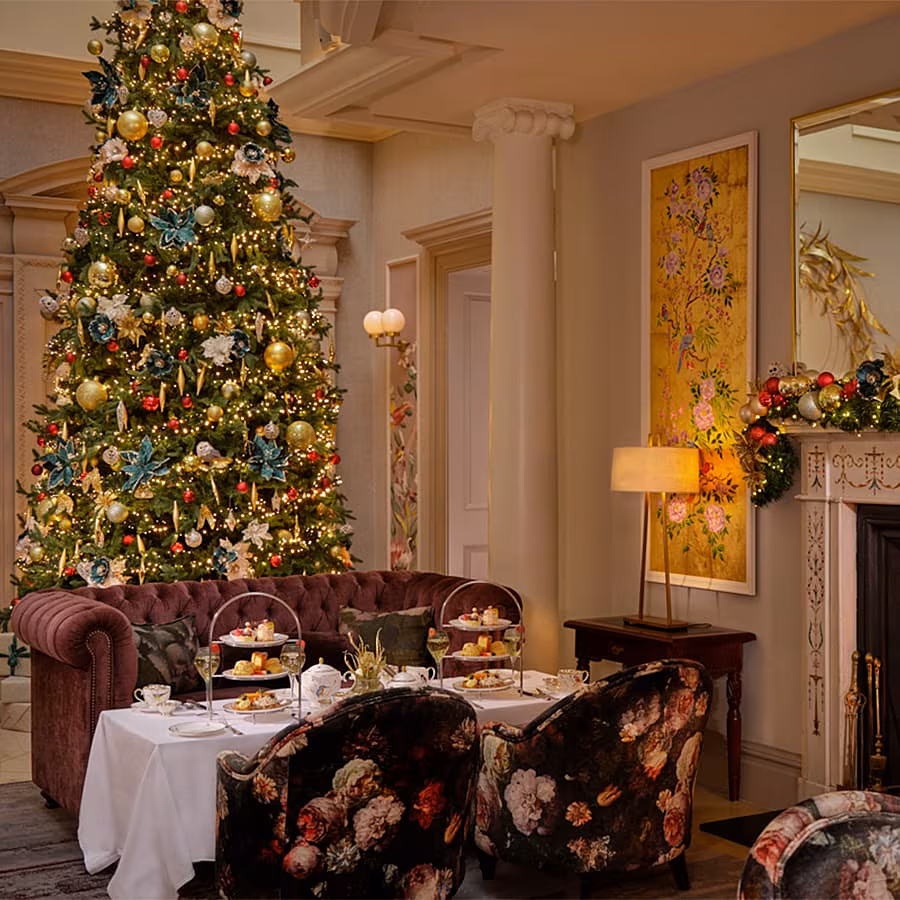 Holder---The-College-Green-Hotel-Dublin---Atrium-Christmas-With-FirePlace.jpg