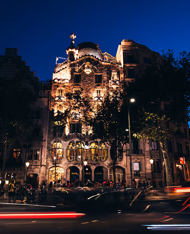 Barcelona-theodor-vasile-ZdwWR0c3d5E-unsplash