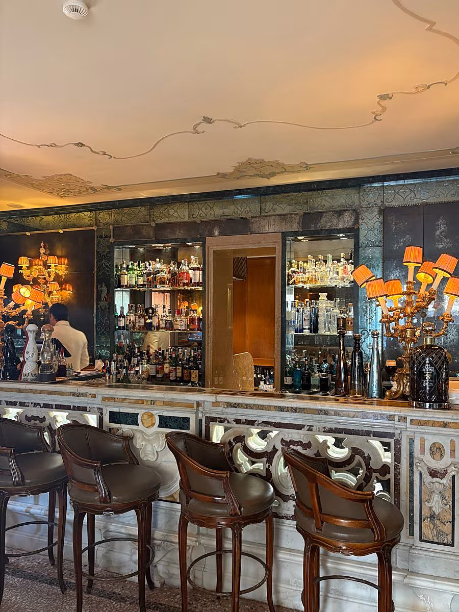 Sarah-Macken-Venice-stylish-haunts-Bar-Longhi