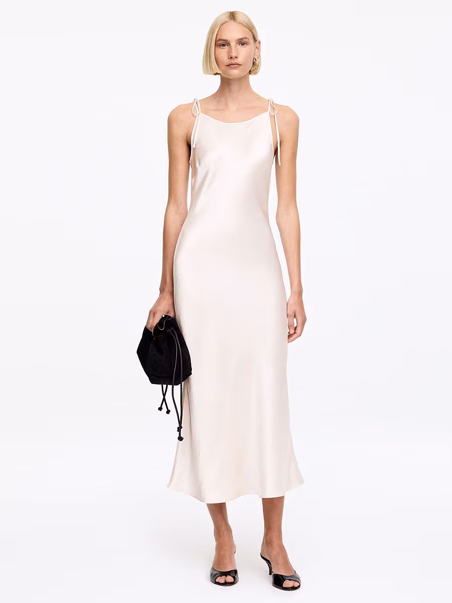 Dakota-Johnson-style-90s-slip-dress-trend-2