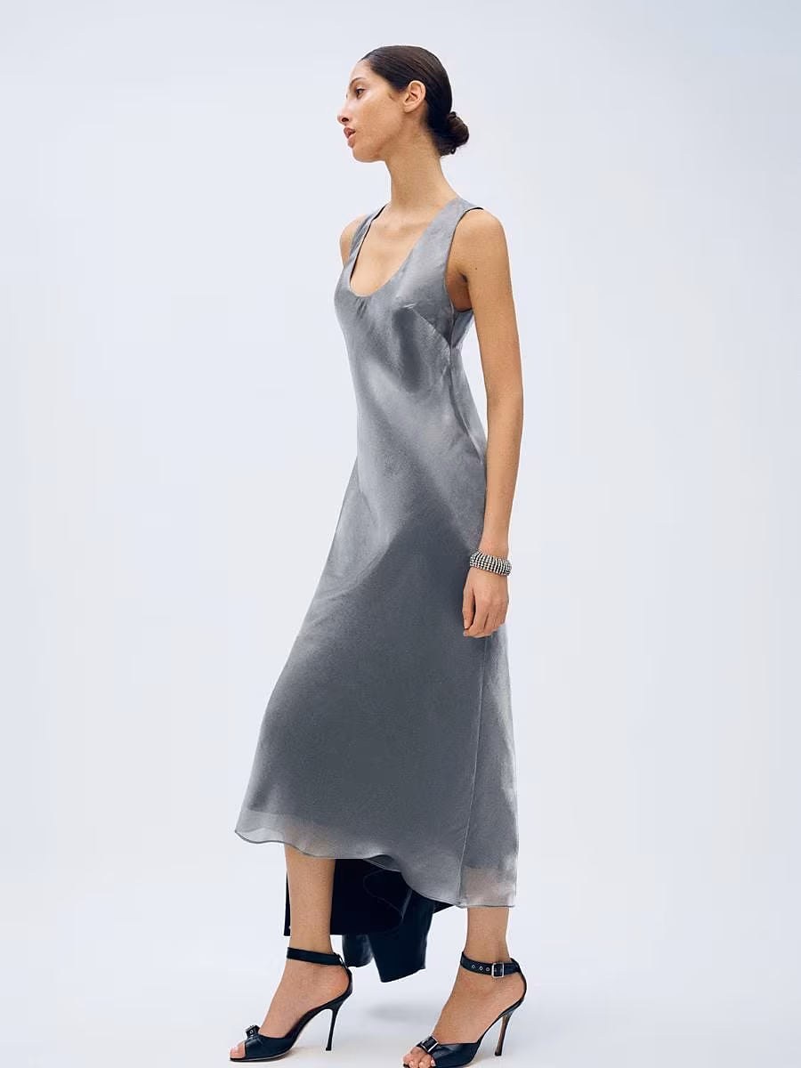 Dakota-Johnson-style-90s-slip-dress-trend-9