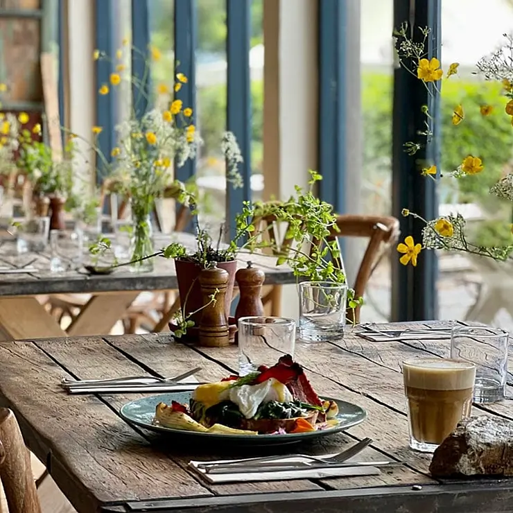 THE GREEN BARN