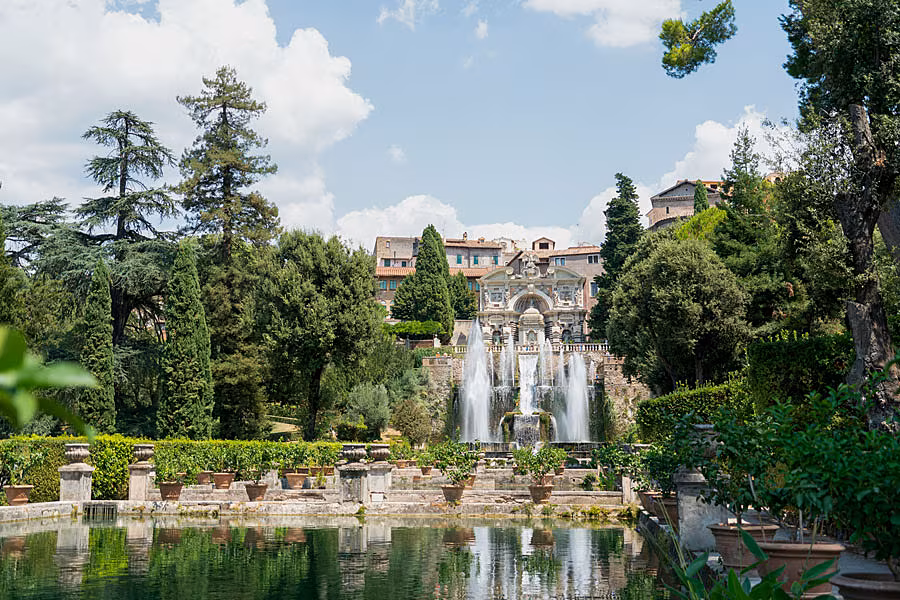 Villa-d'este---marian-florinel-condruz-H739Q2Jna4A-unsplash
