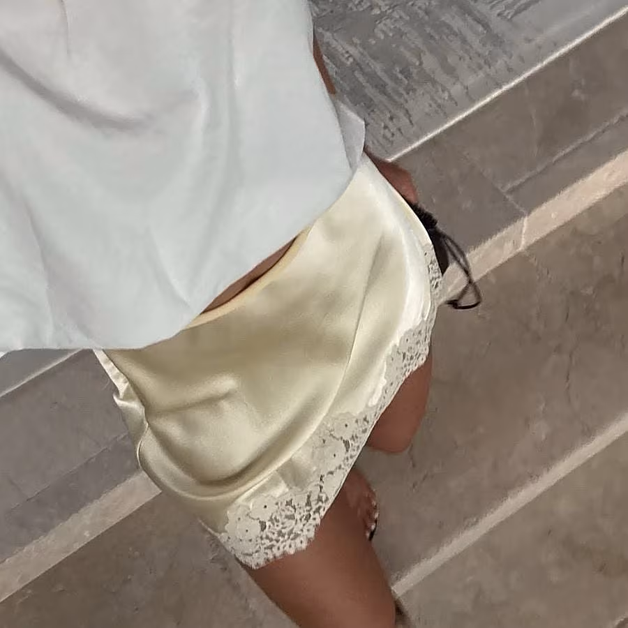 lace-slip-skirt-trend-2026-Doen