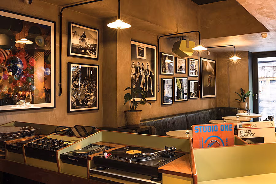 rowwinebar-2342
