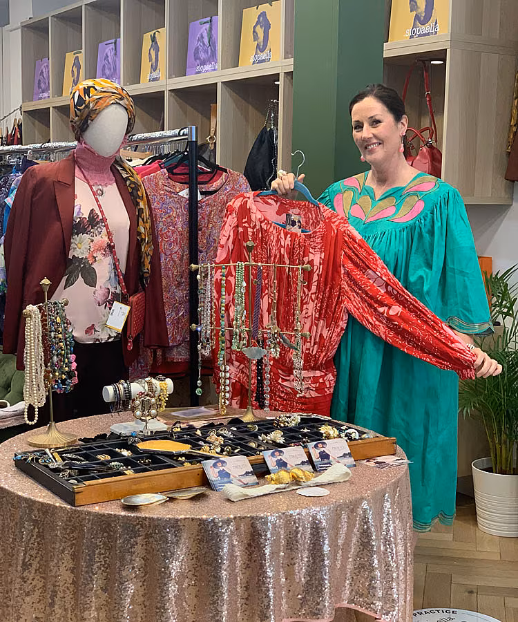 Naomi-Vintage-Pop-up-