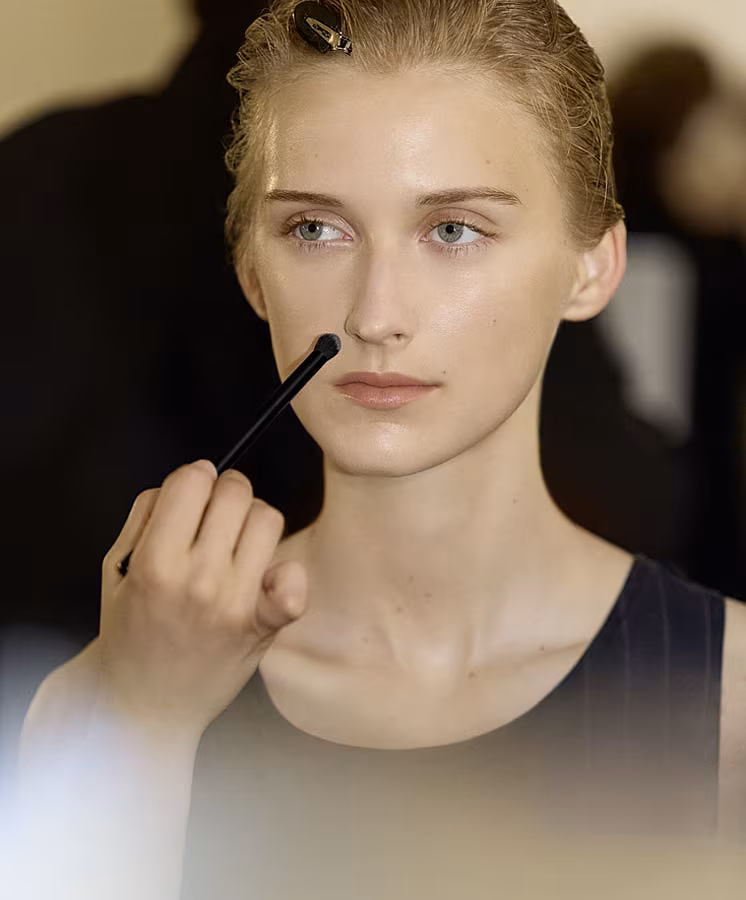 CHANEL_BEAUTY-BACKSTAGE_CRUISE26-27_KAIRE-KIVINEEM_RGB