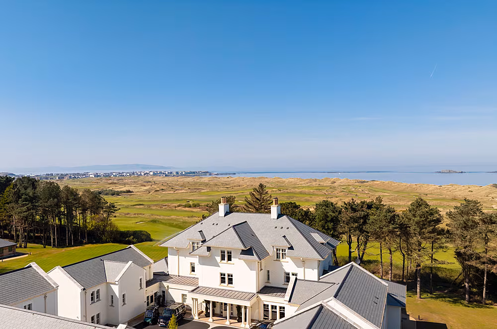 Dunluce-Lodge-exterior-course