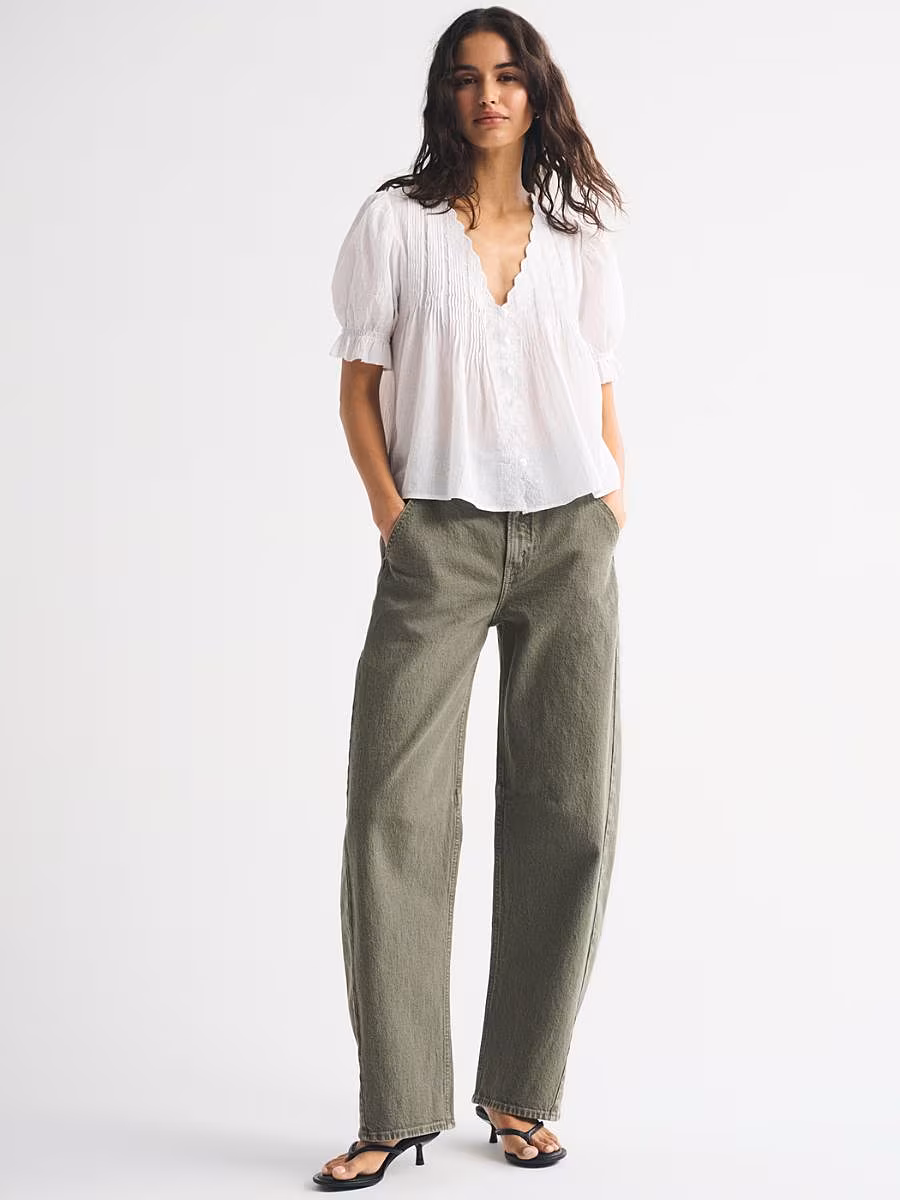 cargo-trousers-trend-2026-Abercrombie-&-Fitch