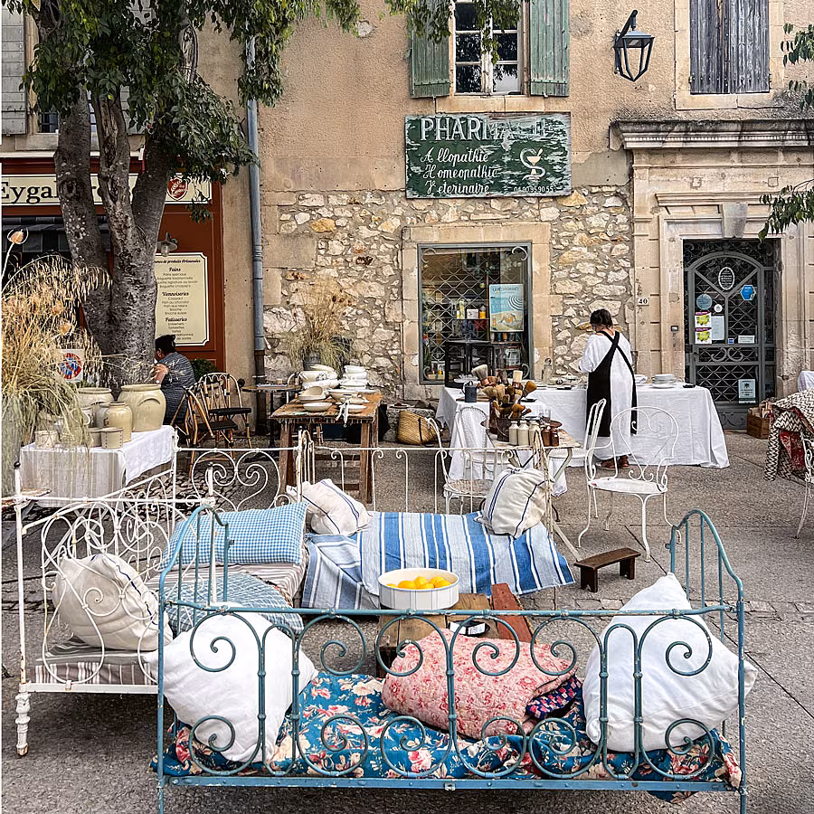 p.19-©Sharon-Santoni,-from-The-Art-of-Antiquing-in-France,-Flammarion