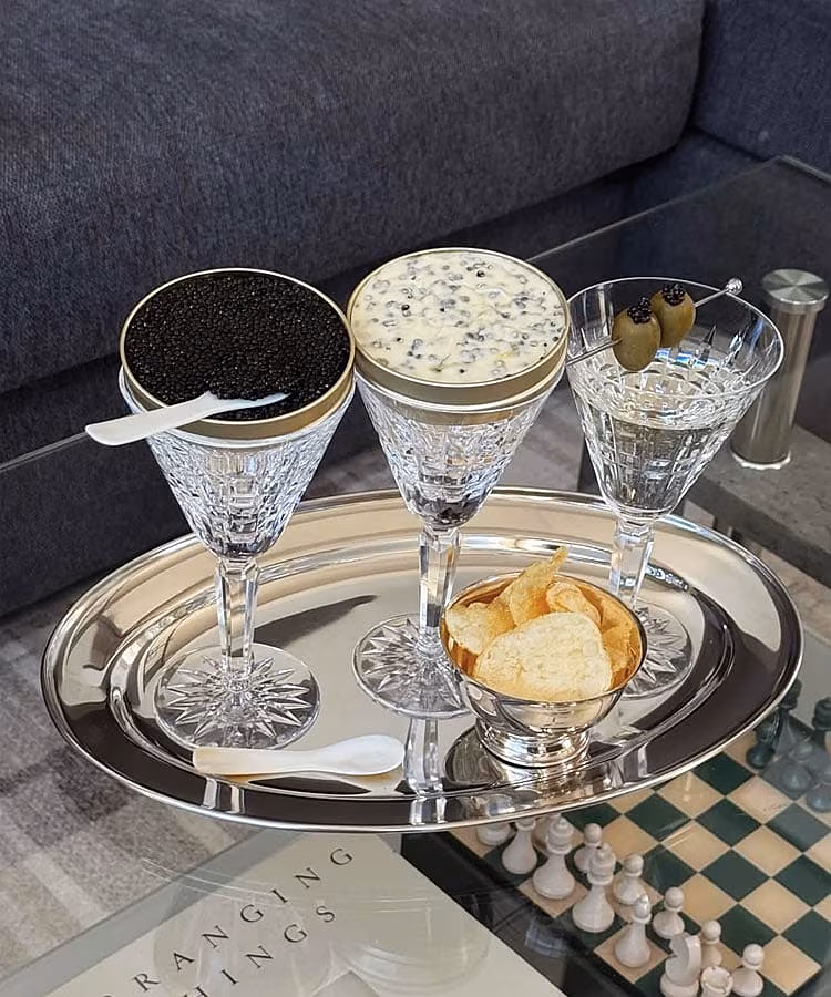 Tray-