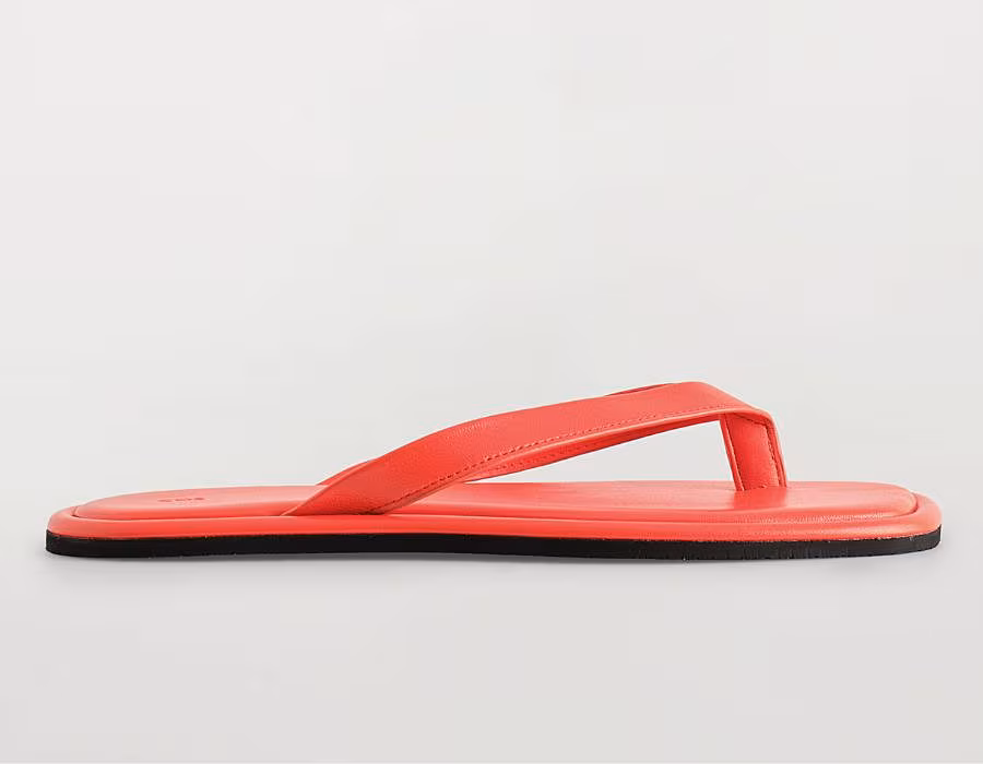 red-flip-flops-trend-COS