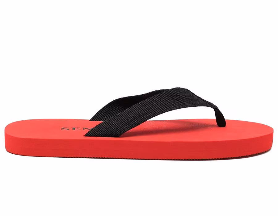 red-flip-flops-trend-Senso
