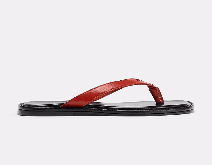red-flip-flops-trend-Zara