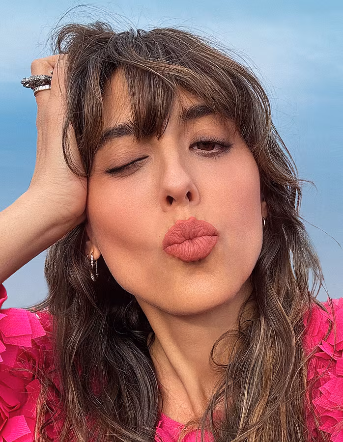 VIOLETTE_FR_PLUME-LIP_CHATAIGNE-GRILLE_LIFESTYLE_3