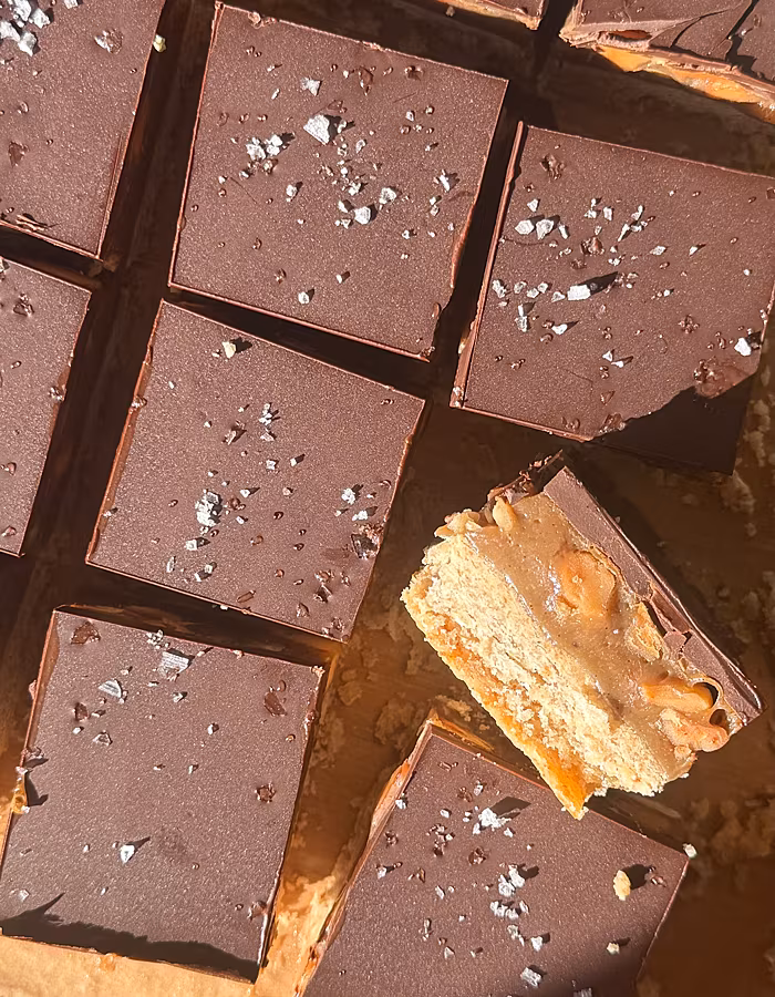 Macadamia-Caramel-Squares