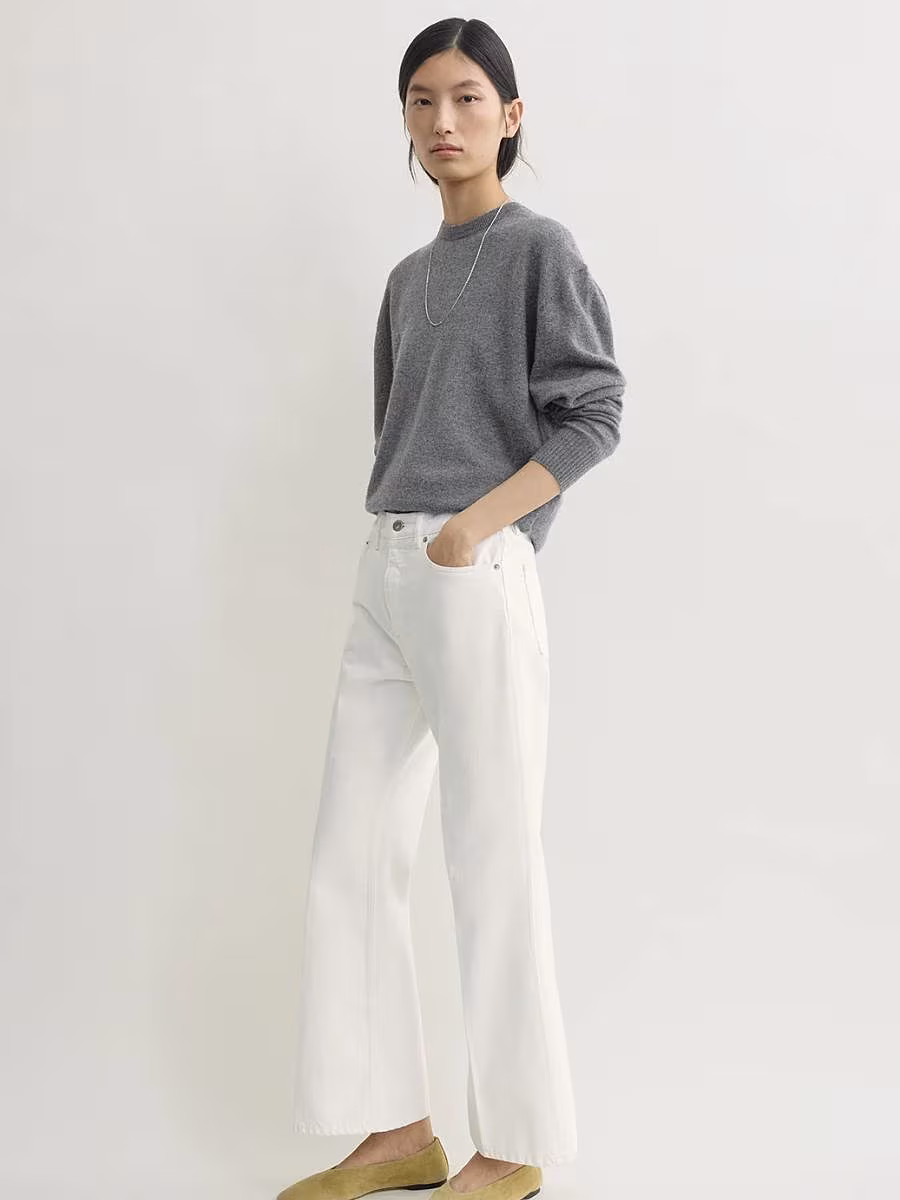 Anne-Hathaway-white-jeans-Anne-Hathaway-style-3