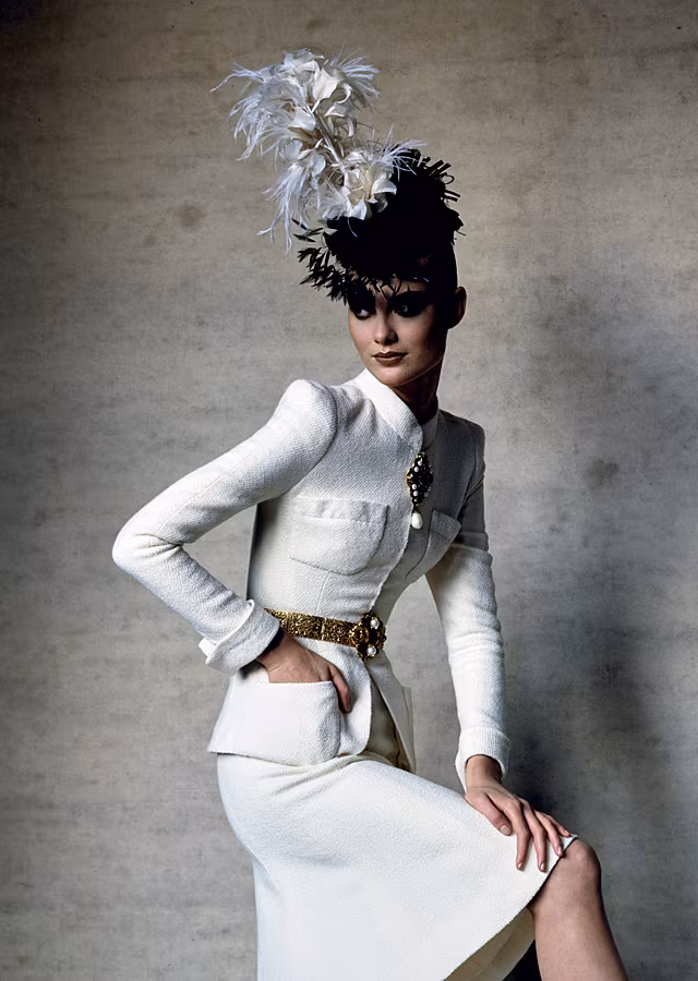 Shalom-Harlow,-photographed-by-Irving-Penn,-Vogue,-April-1996.-Irving-Penn,-Conde-Nast