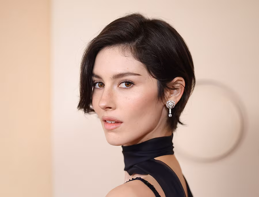 chanel_gracie-abrams-wore-chanel-at-the-98th-oscars-150326_3-HD