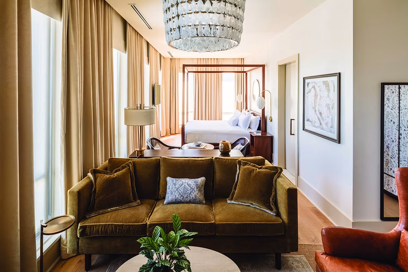 Charleston-Flat-2-1302x868