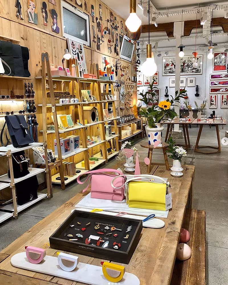 ElmoDernoConceptStore