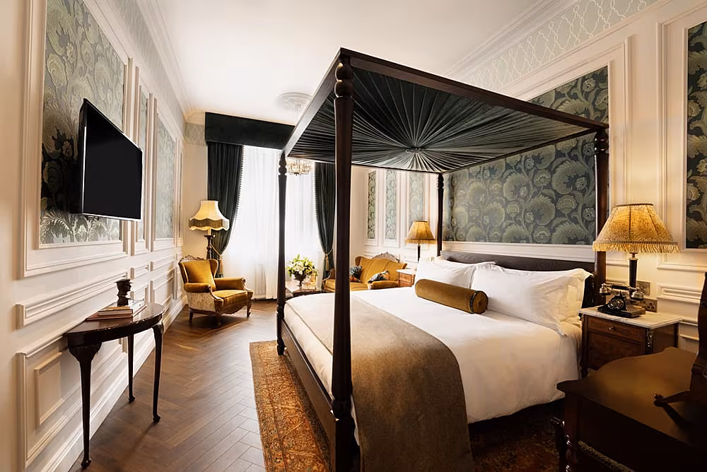 Michael-Collins-Suite-at-the-Imperial-Hotel-1-(1)