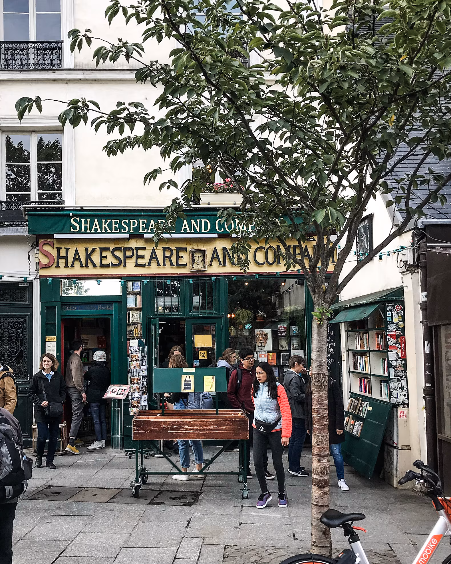 shakespeare and company