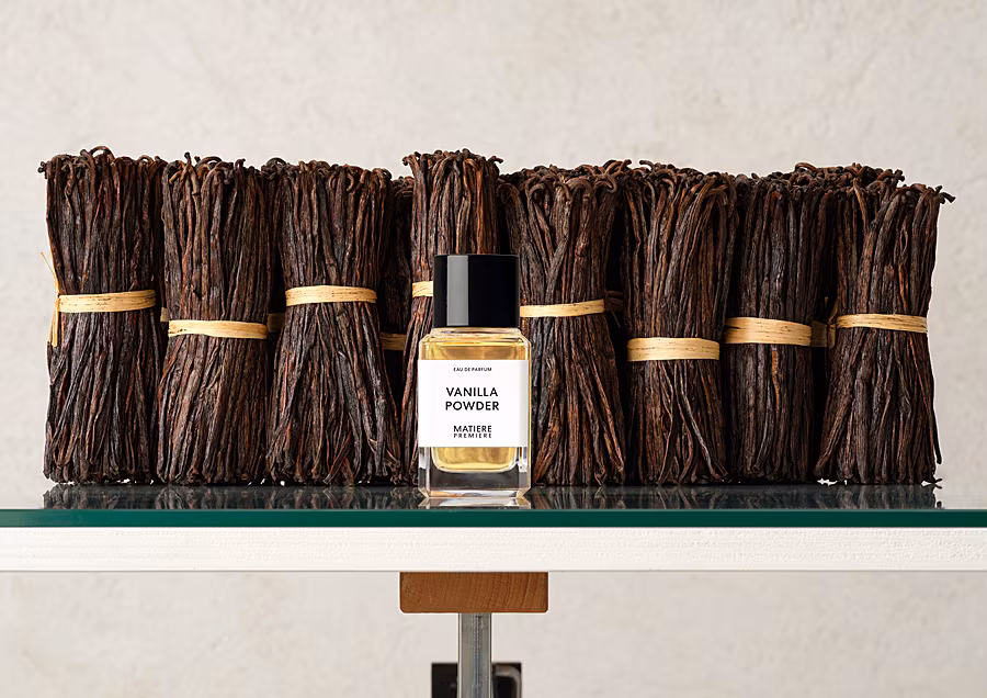 SCENT---MATIERE-PREMIERE-Vanilla-Powder-and-Fair-for-Life-Madagascan-Vanilla-Beans-on-the-Perfumer-Desk