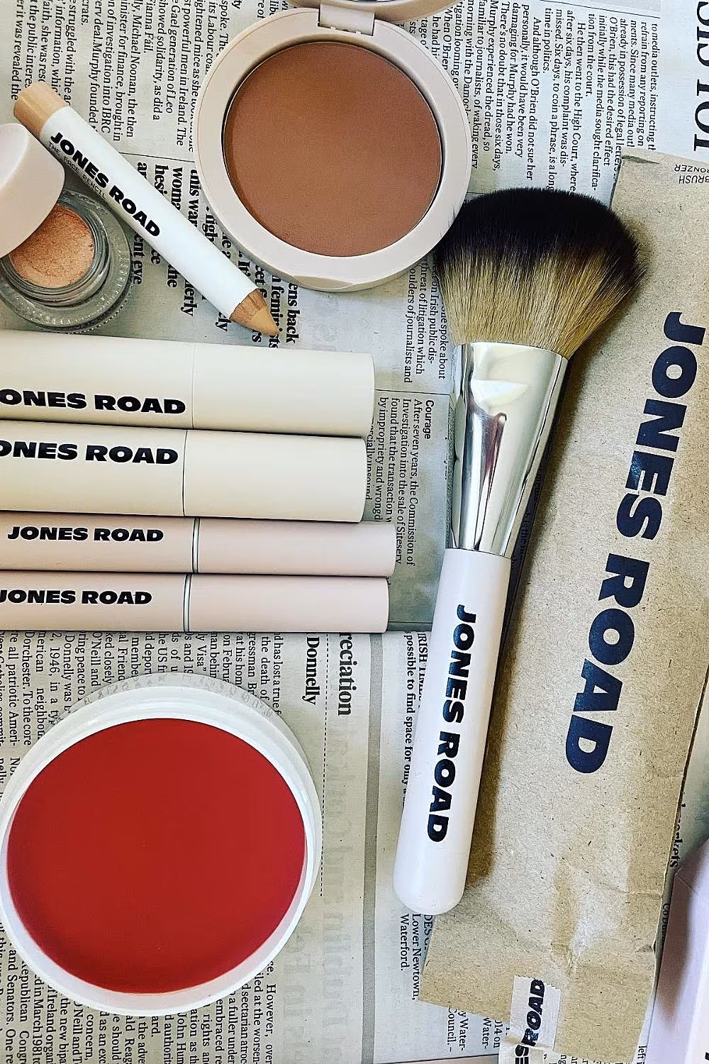 BOBBI BROWN JONES ROAD IRELAND (1)